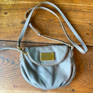 Gray leather Marc Jacobs cross body bag.